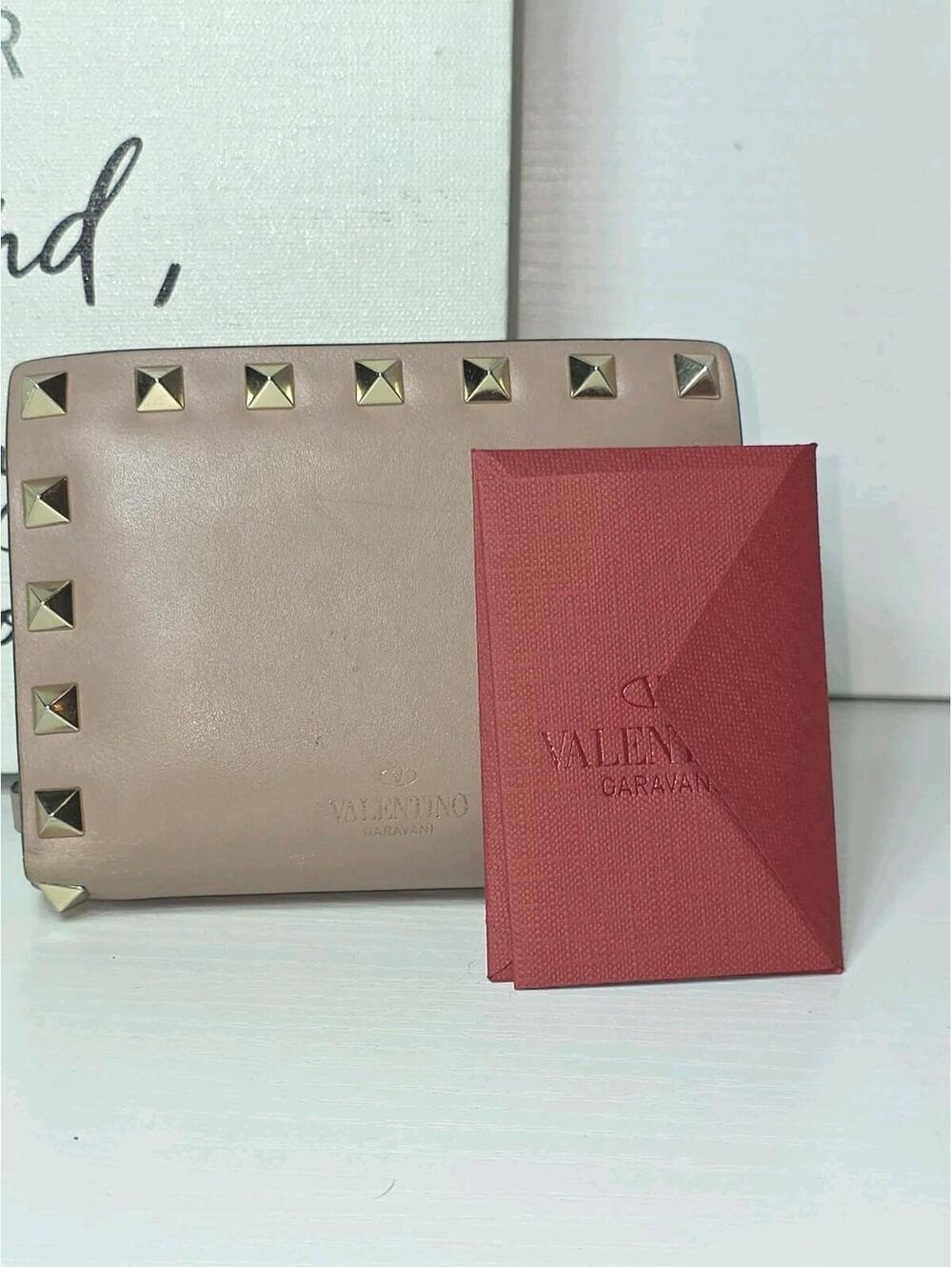 Valentino Garavani Rockstud Bifold Wallet Leather Pink Beige